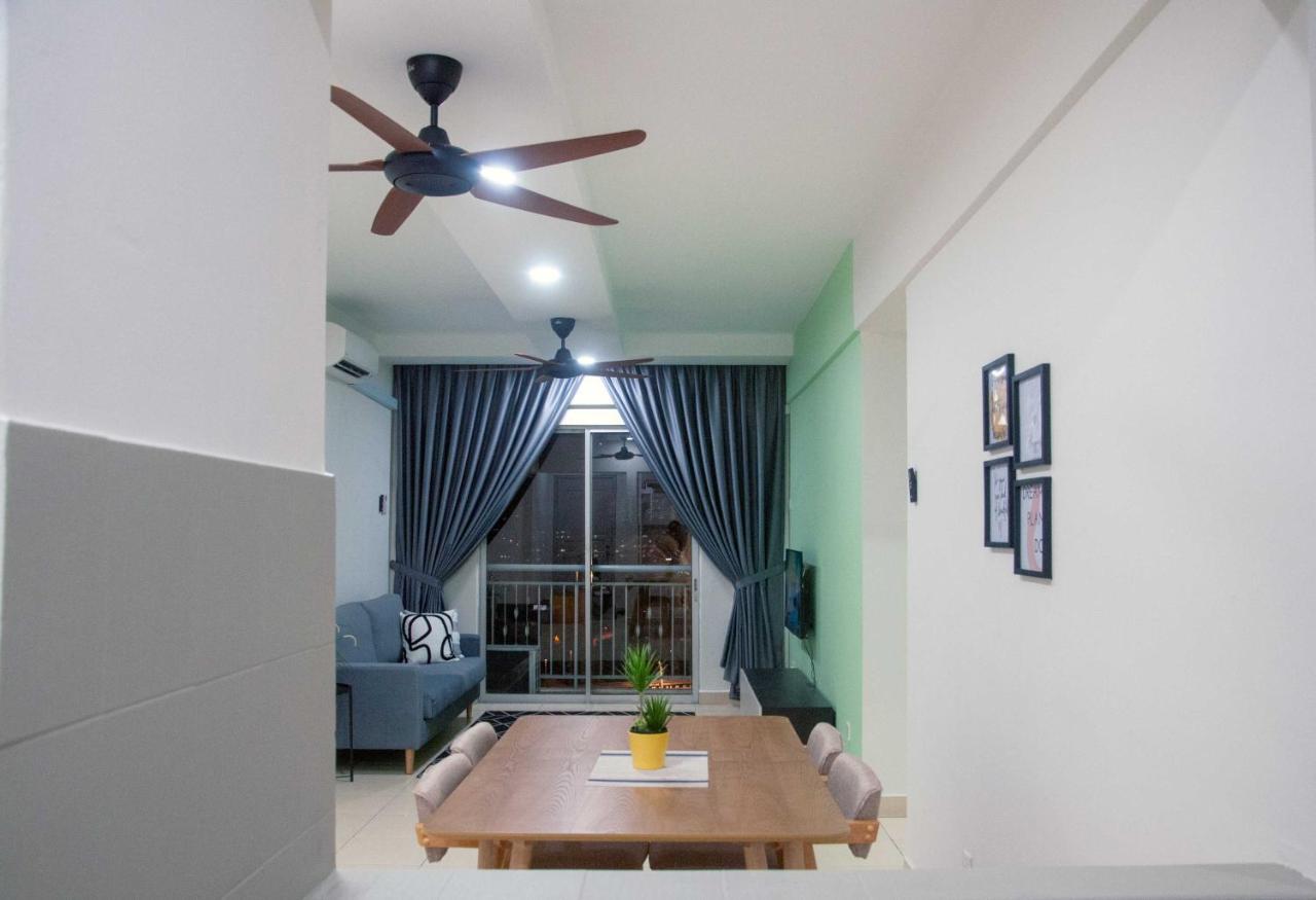 Five H Family Service Apartment Seri Kembangan Εξωτερικό φωτογραφία