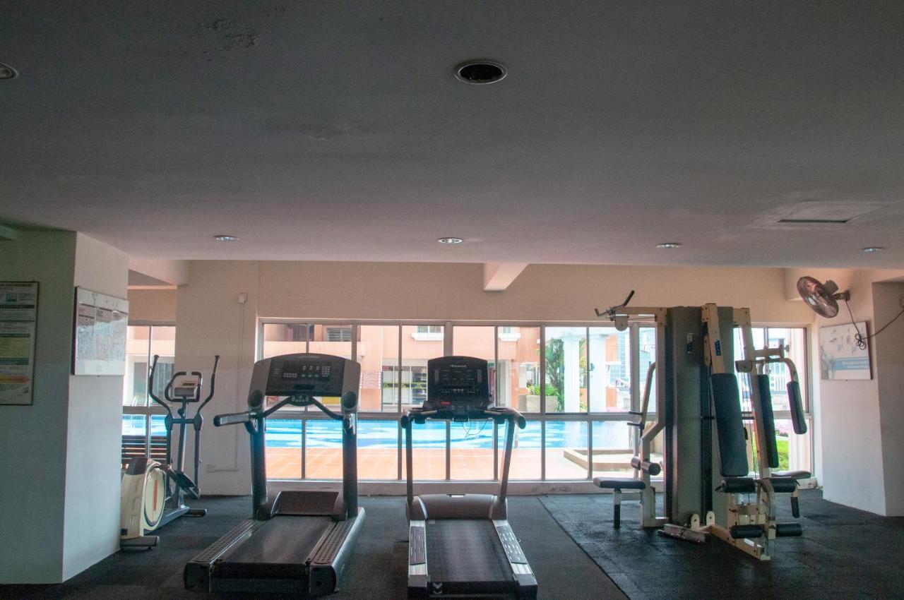 Five H Family Service Apartment Seri Kembangan Εξωτερικό φωτογραφία
