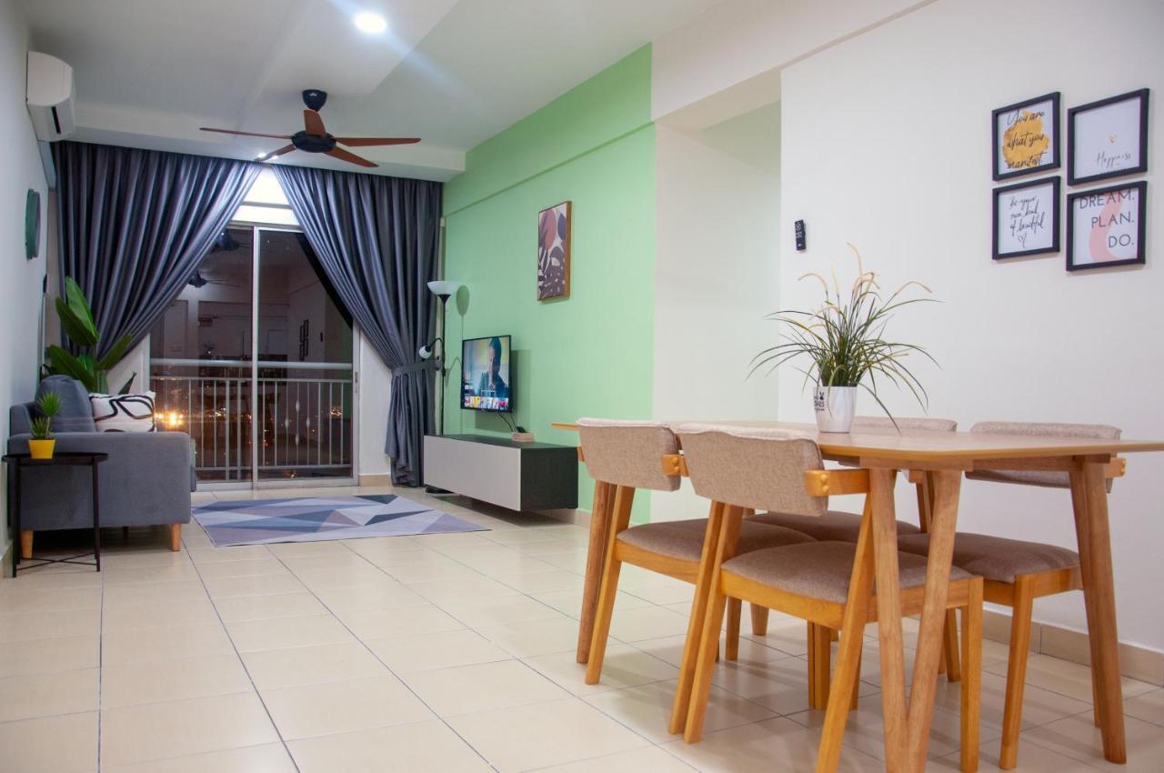 Five H Family Service Apartment Seri Kembangan Εξωτερικό φωτογραφία