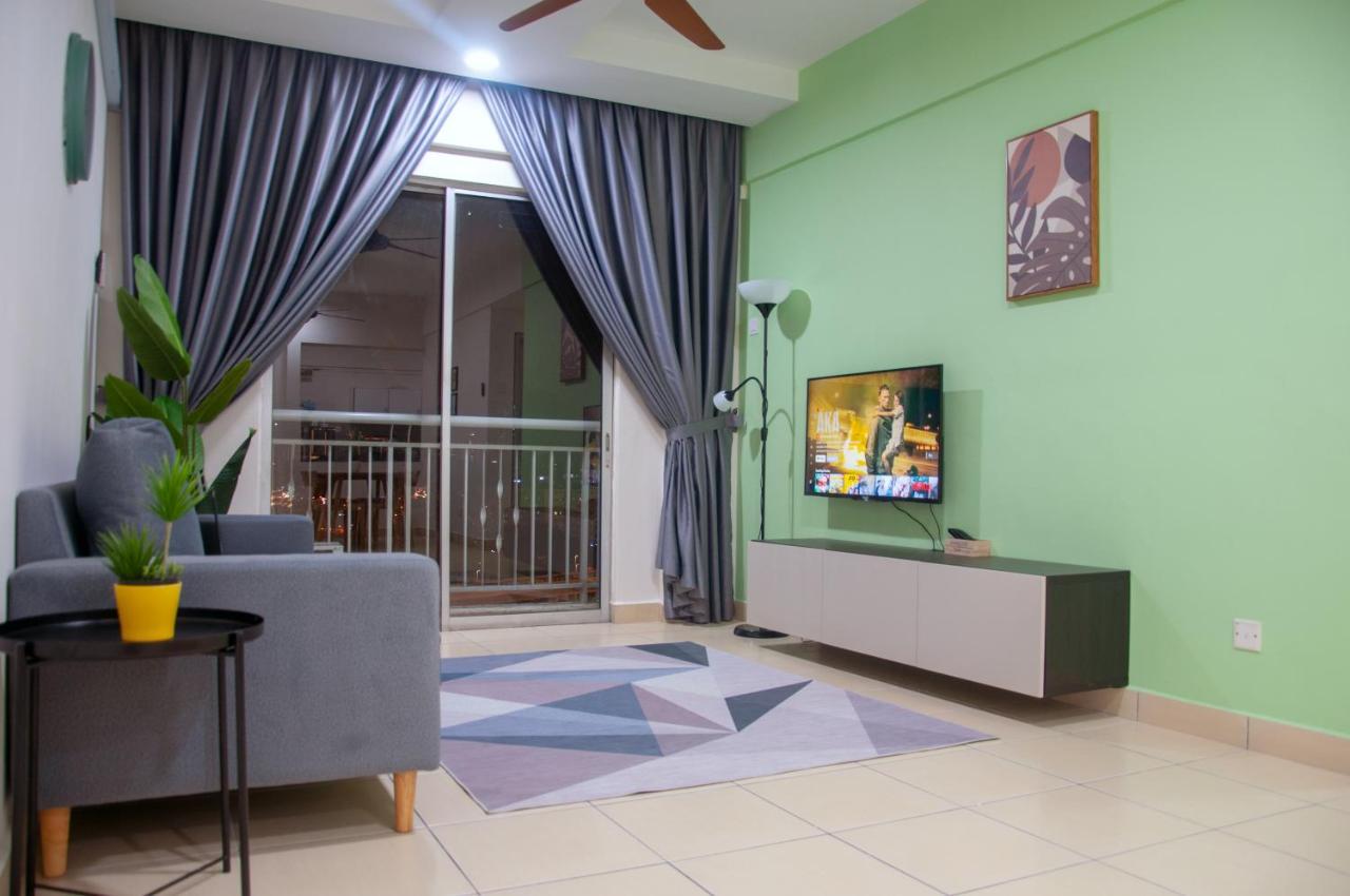 Five H Family Service Apartment Seri Kembangan Εξωτερικό φωτογραφία